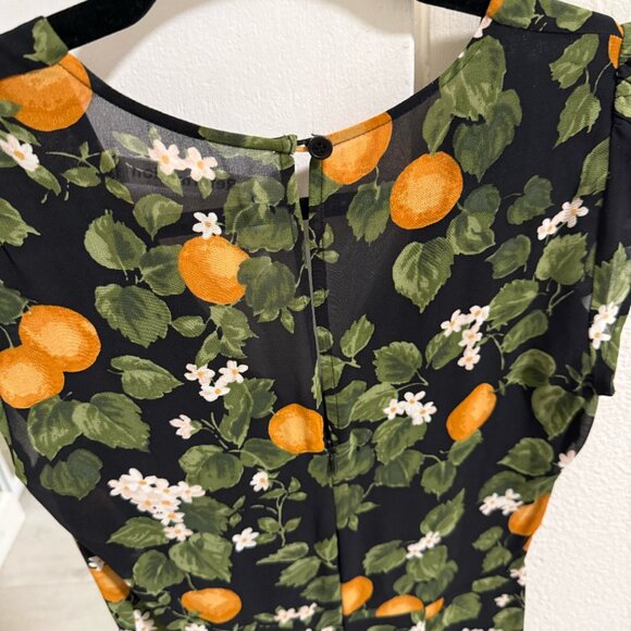 Reformation Deven Dress. Mini dress with clementines / oranges. - Picture 3 of 3